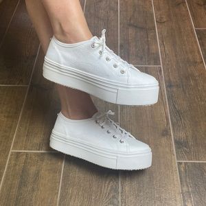 Steve Madden White Canvas Sneakers Size 9.5